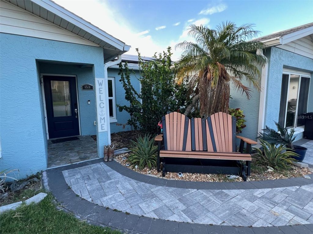 Photo of 6531 Seaview Boulevard, Hudson, FL 34667 (MLS # TB8396598)