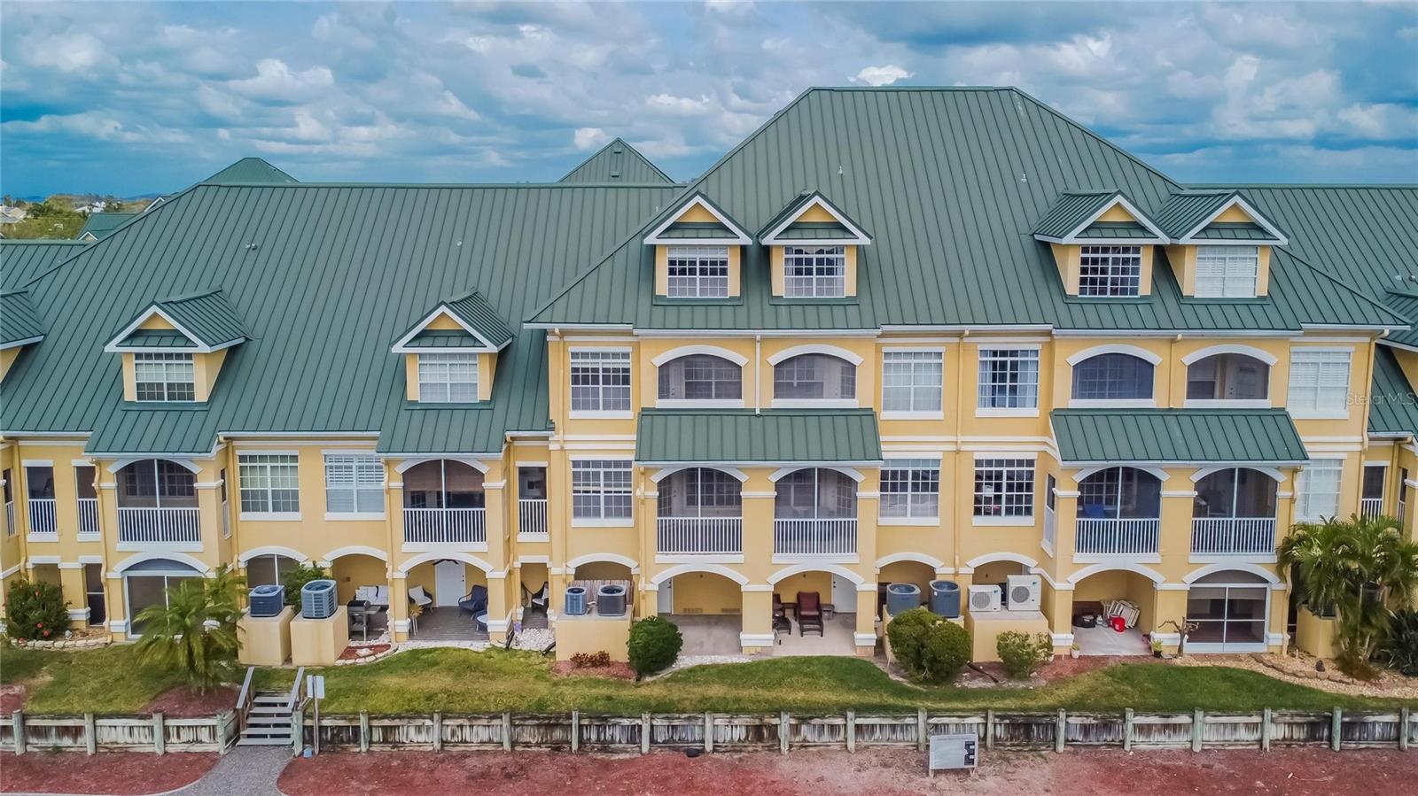 SUNSET BAY TWNHMS - Residential Lease