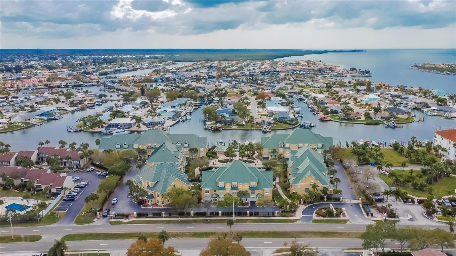 SUNSET BAY TWNHMS - Residential Lease