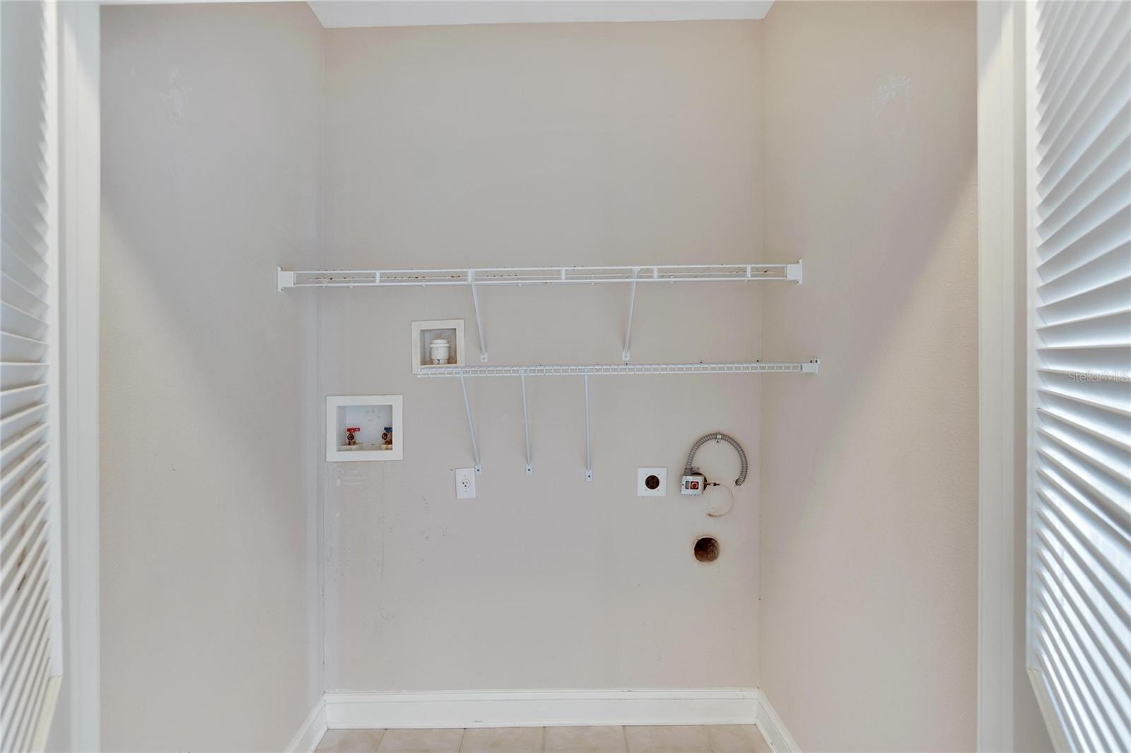 SUNSET BAY TWNHMS - Residential Lease