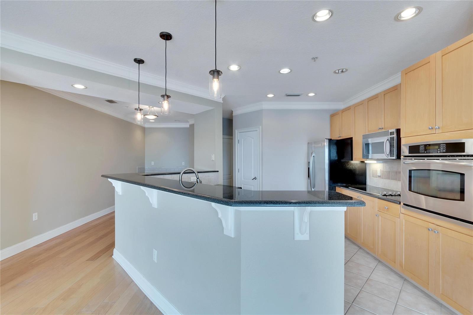 SUNSET BAY TWNHMS - Residential Lease