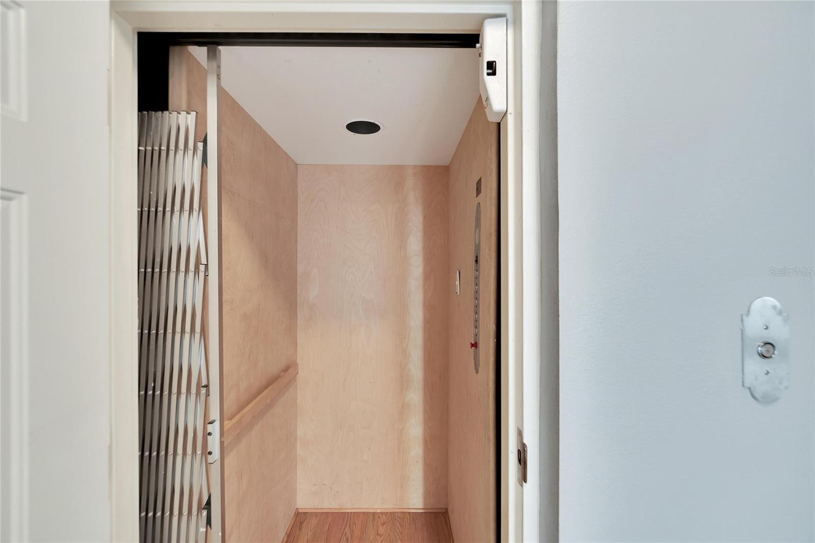 SUNSET BAY TWNHMS - Residential Lease