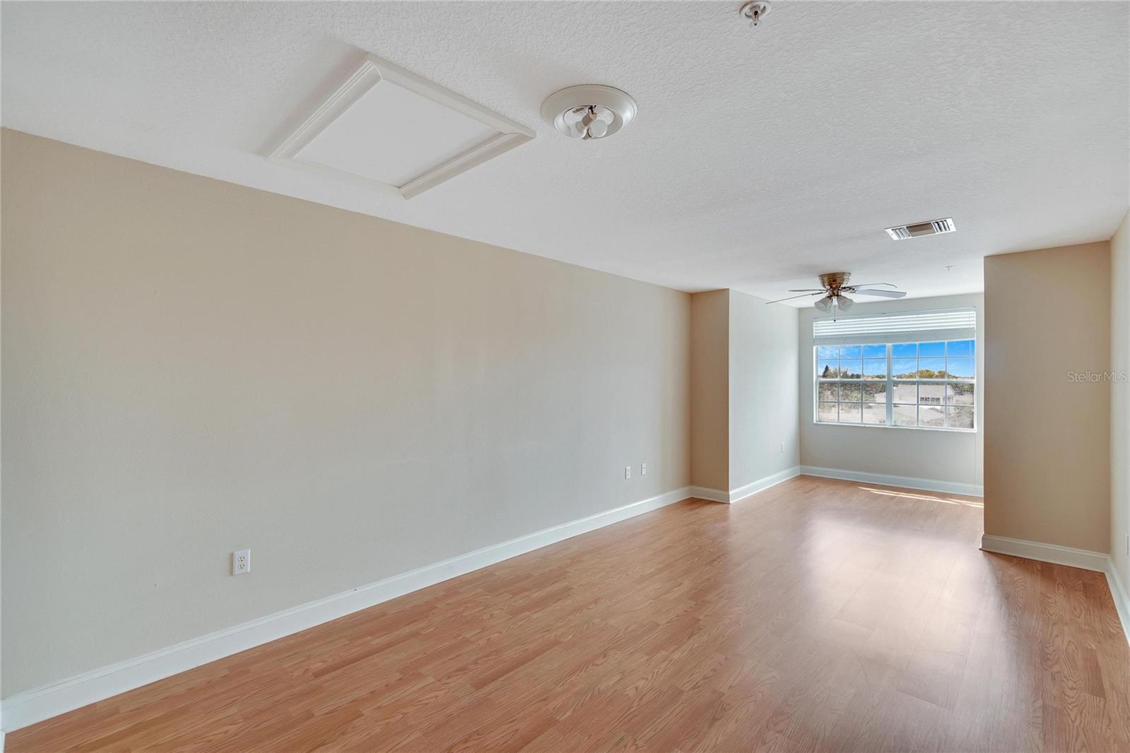 SUNSET BAY TWNHMS - Residential Lease