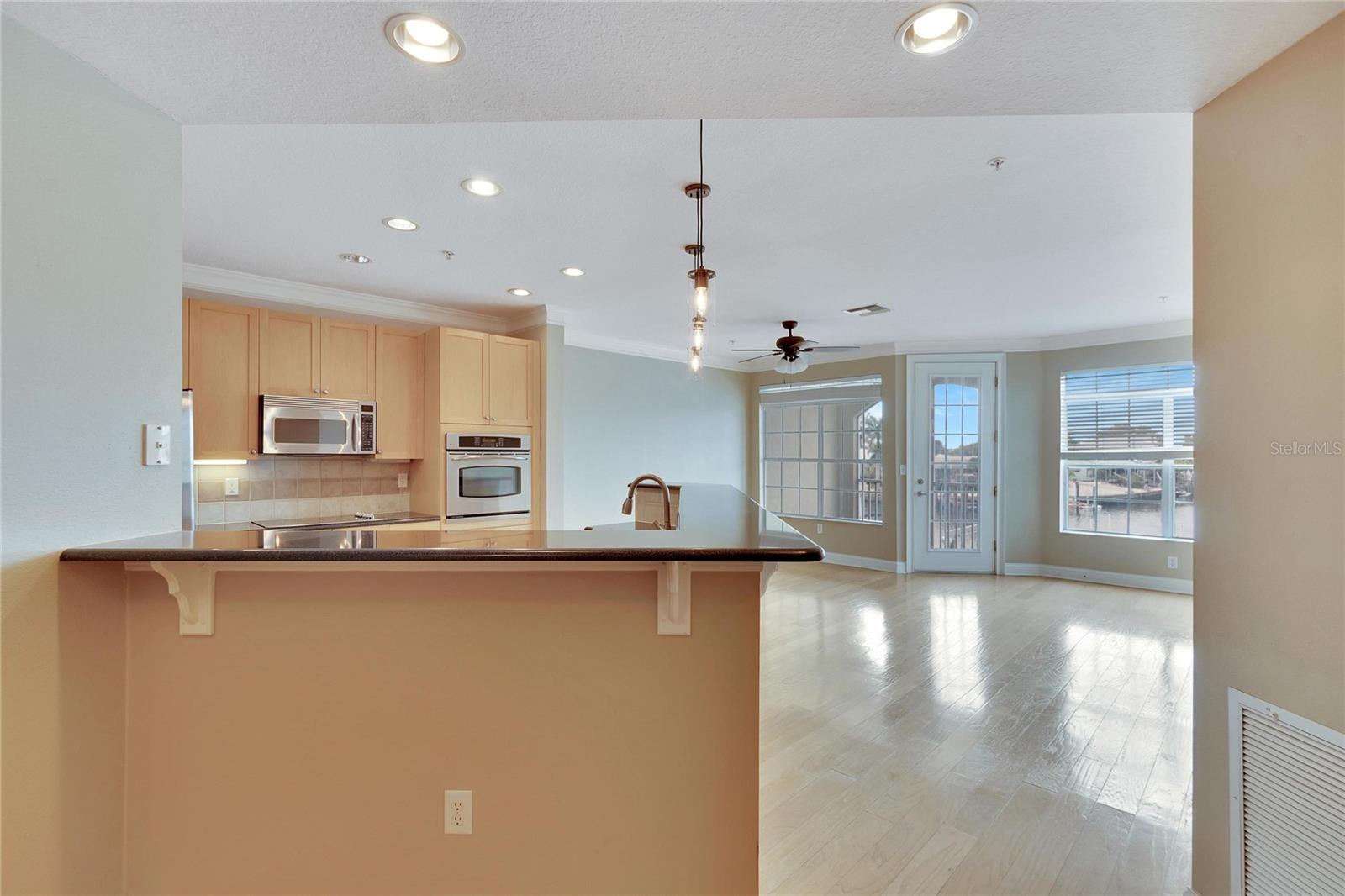 SUNSET BAY TWNHMS - Residential Lease