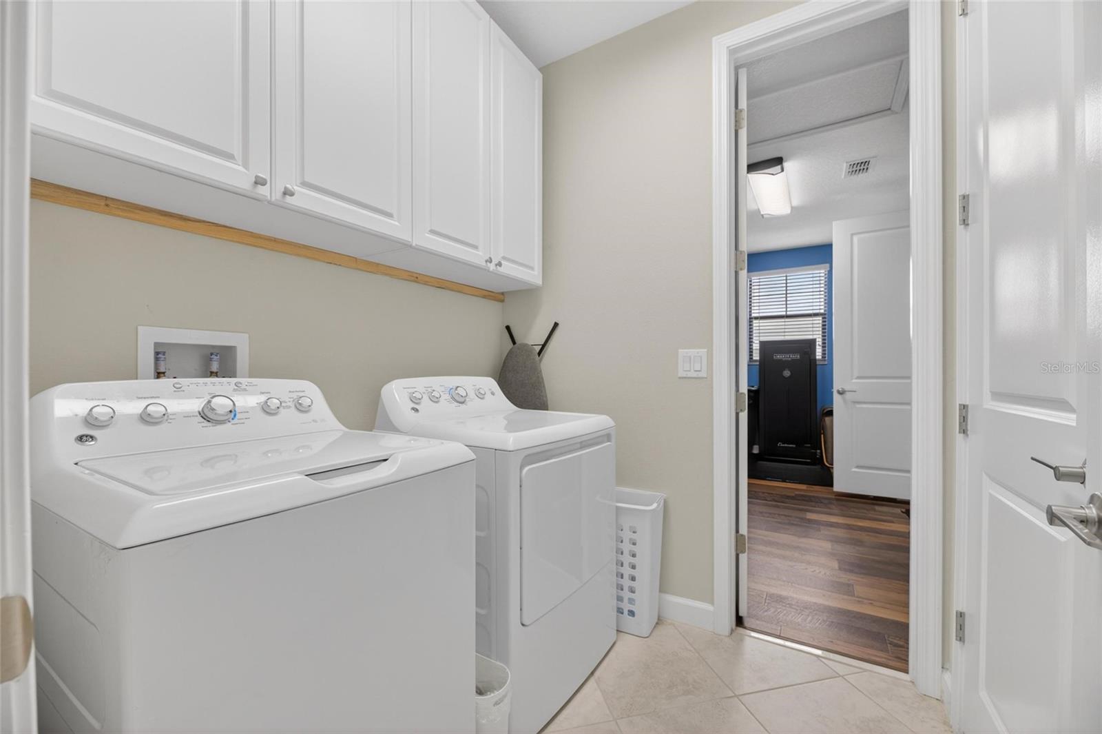 MEADOW POINTE IV - Residential Lease