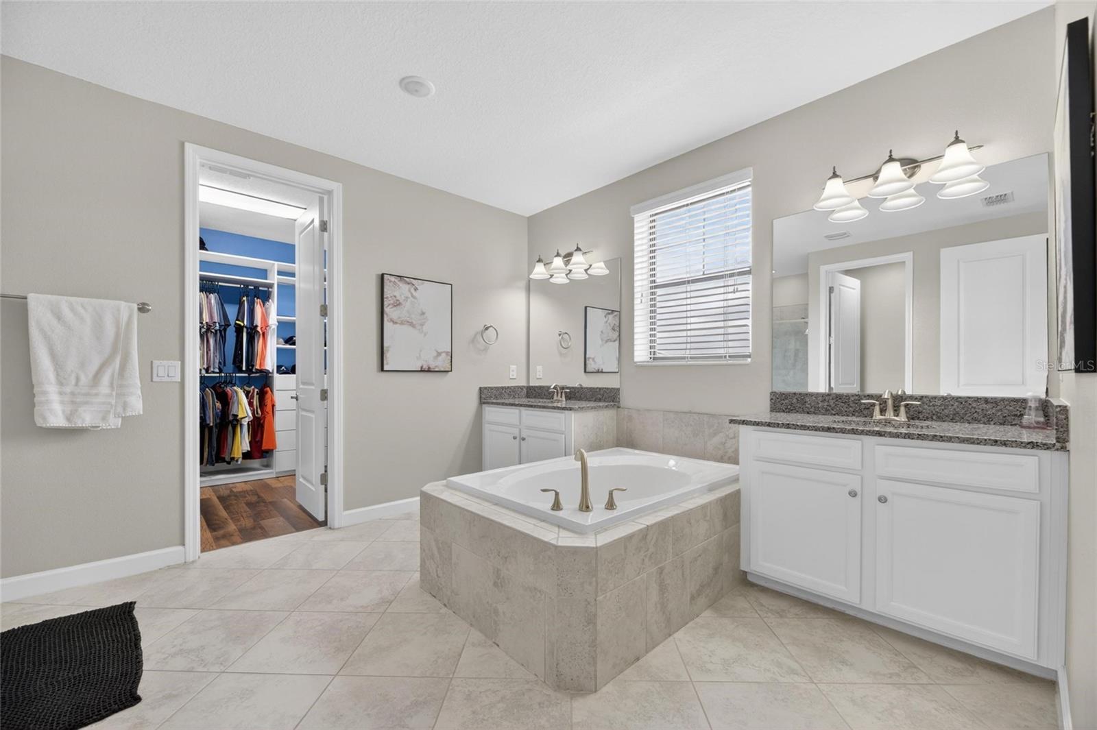 MEADOW POINTE IV - Residential Lease