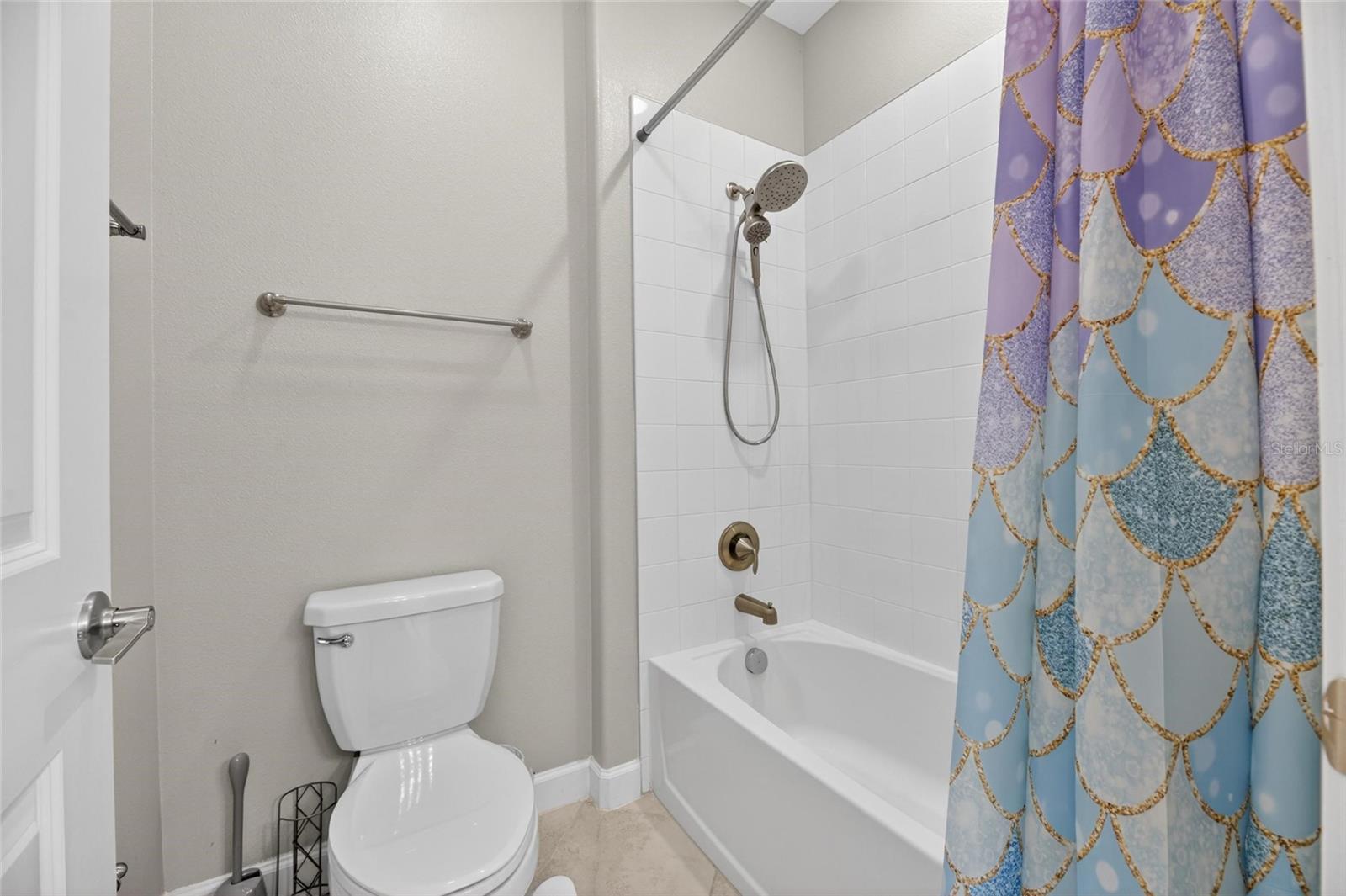 MEADOW POINTE IV - Residential Lease