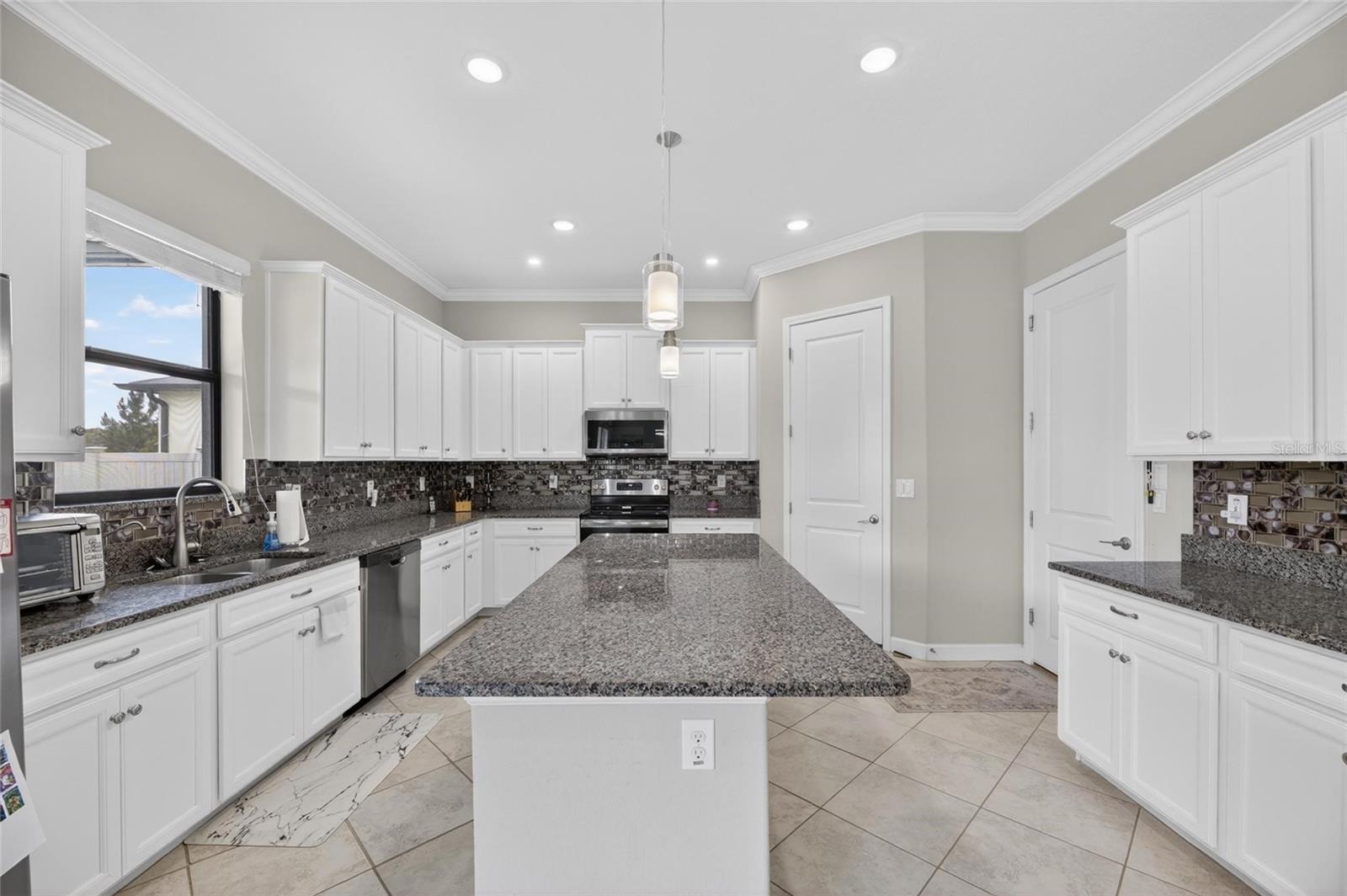 MEADOW POINTE IV - Residential Lease