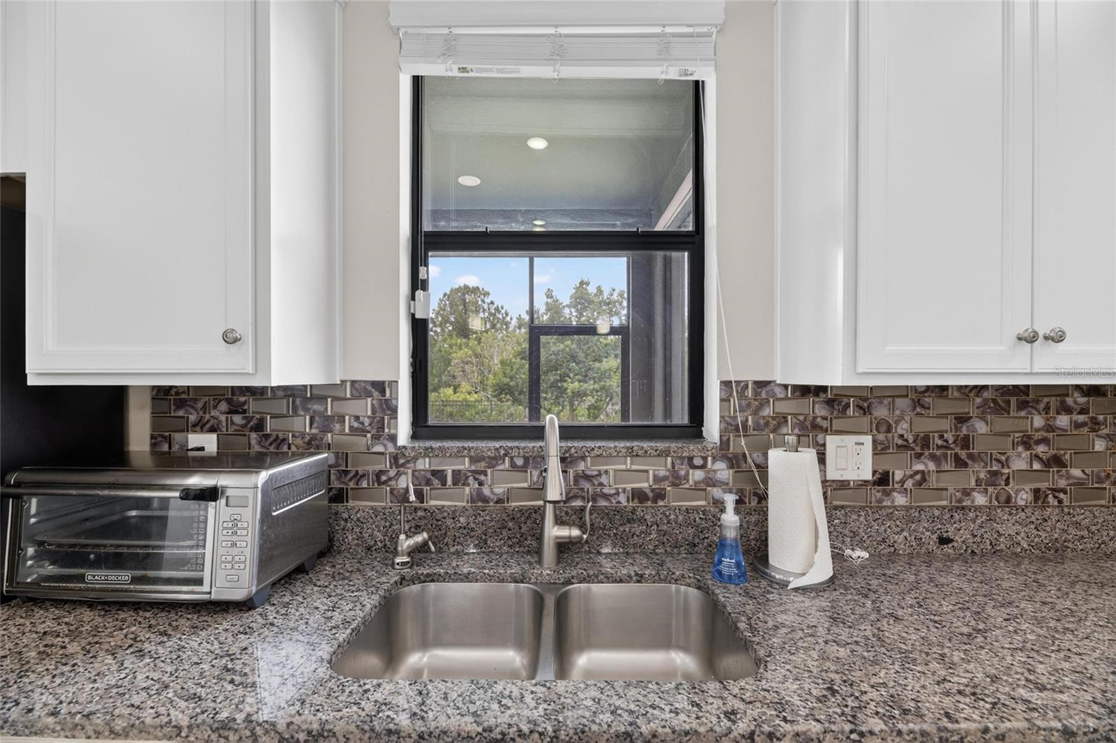 MEADOW POINTE IV - Residential Lease