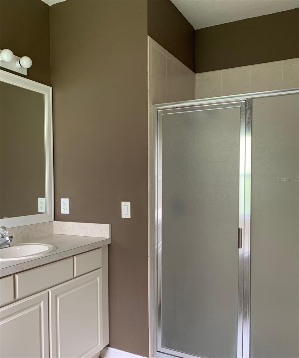 WOODLAND LAKES - Residential Lease