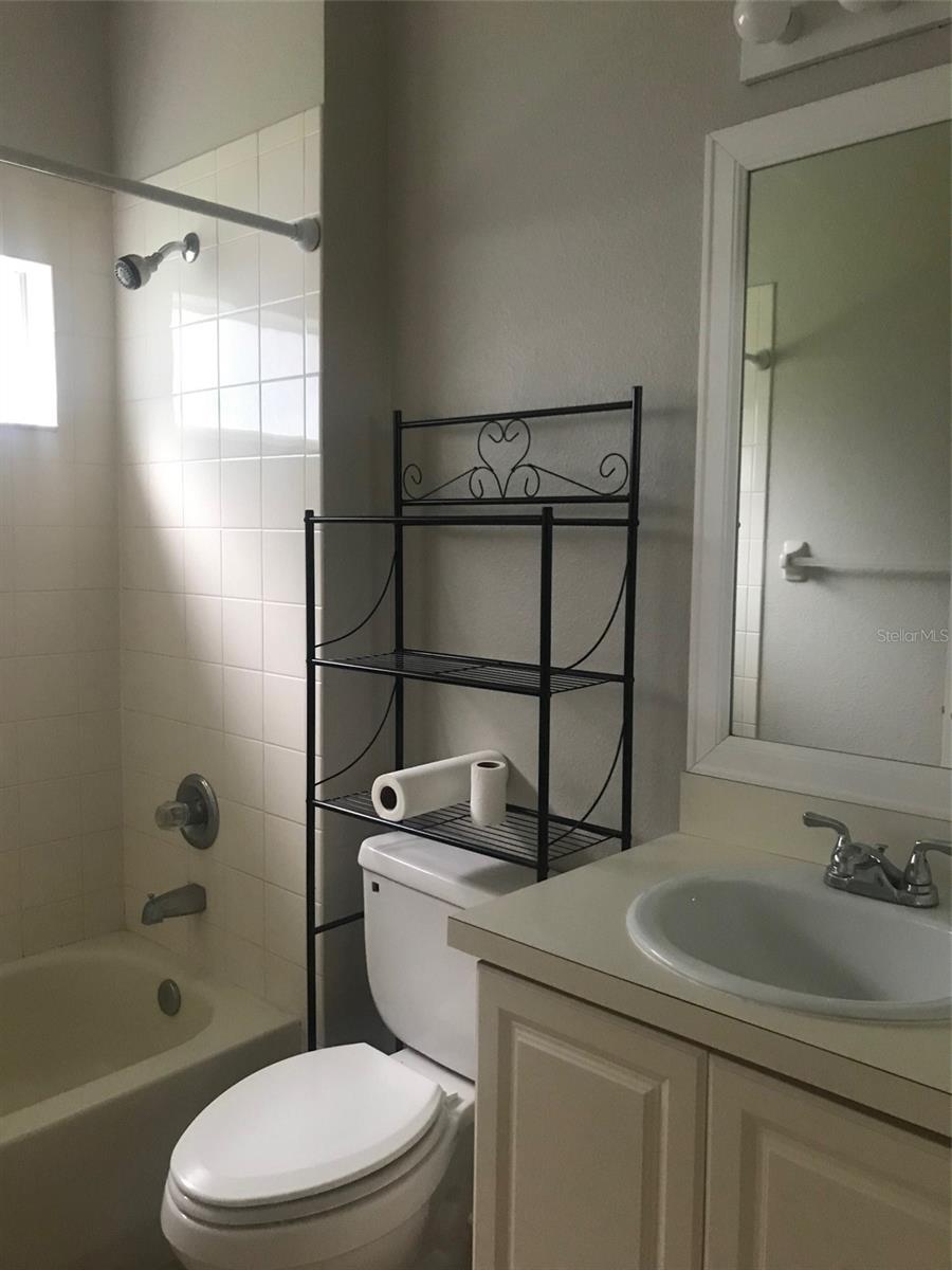 WOODLAND LAKES - Residential Lease