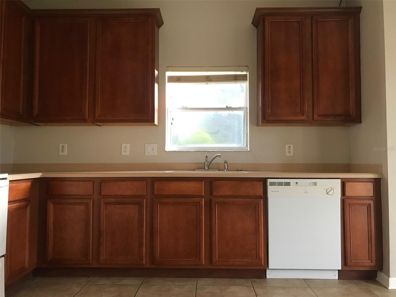 WOODLAND LAKES - Residential Lease