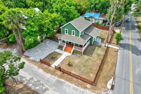 A home in DELAND