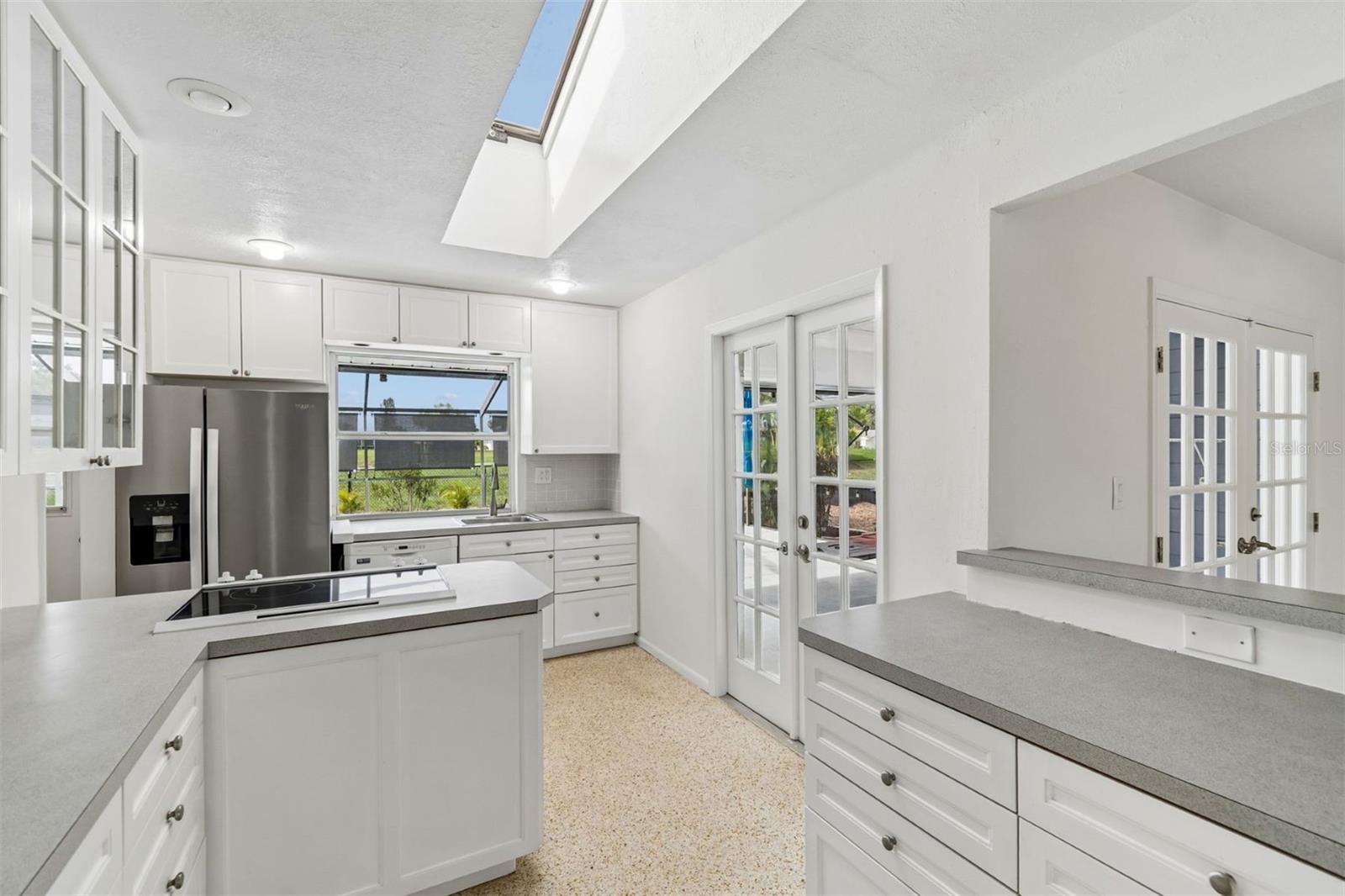 830 LA JOLLA AVENUE