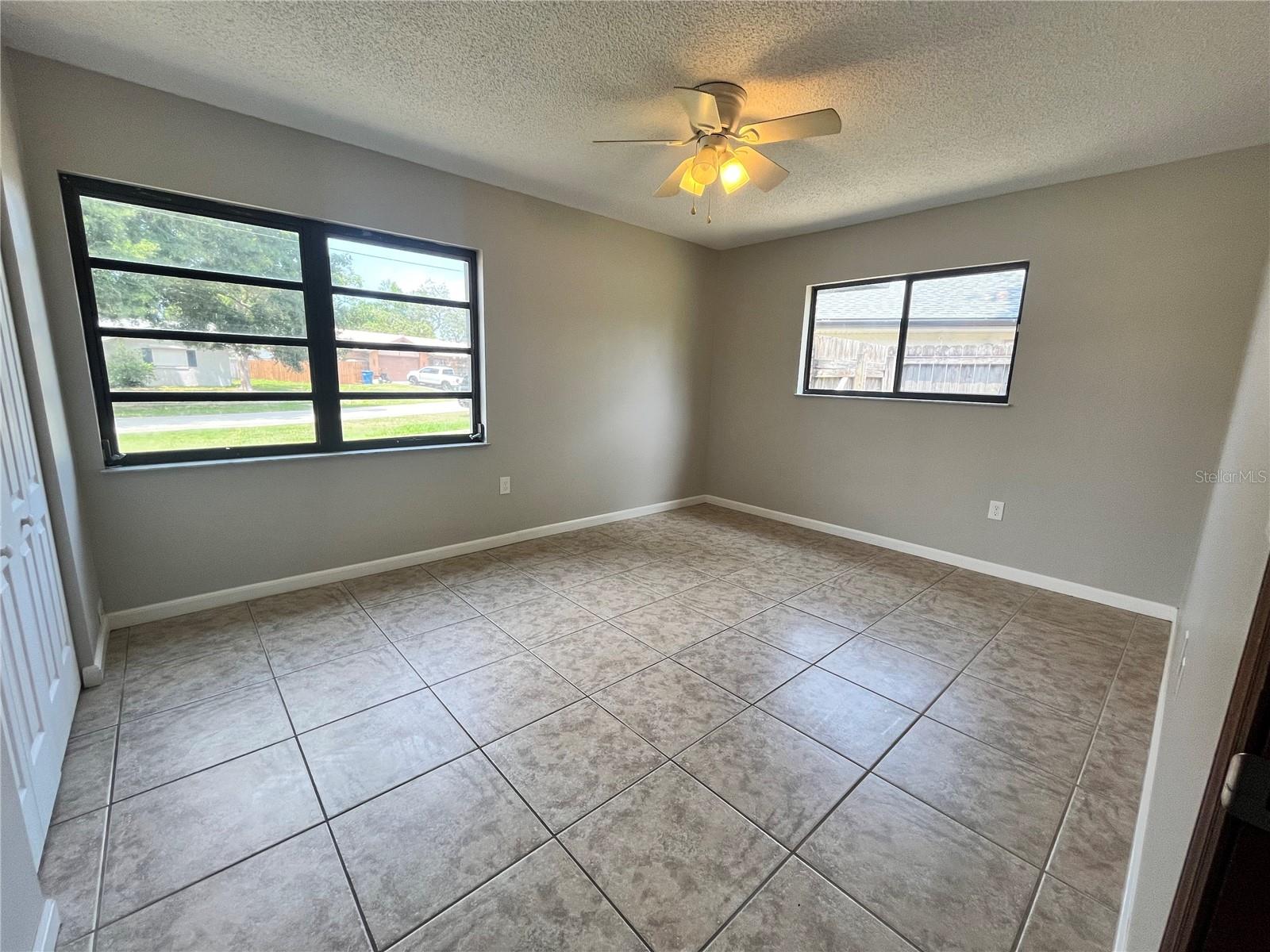 BREEZEWOOD PARK UNIT 06 - Residential Lease