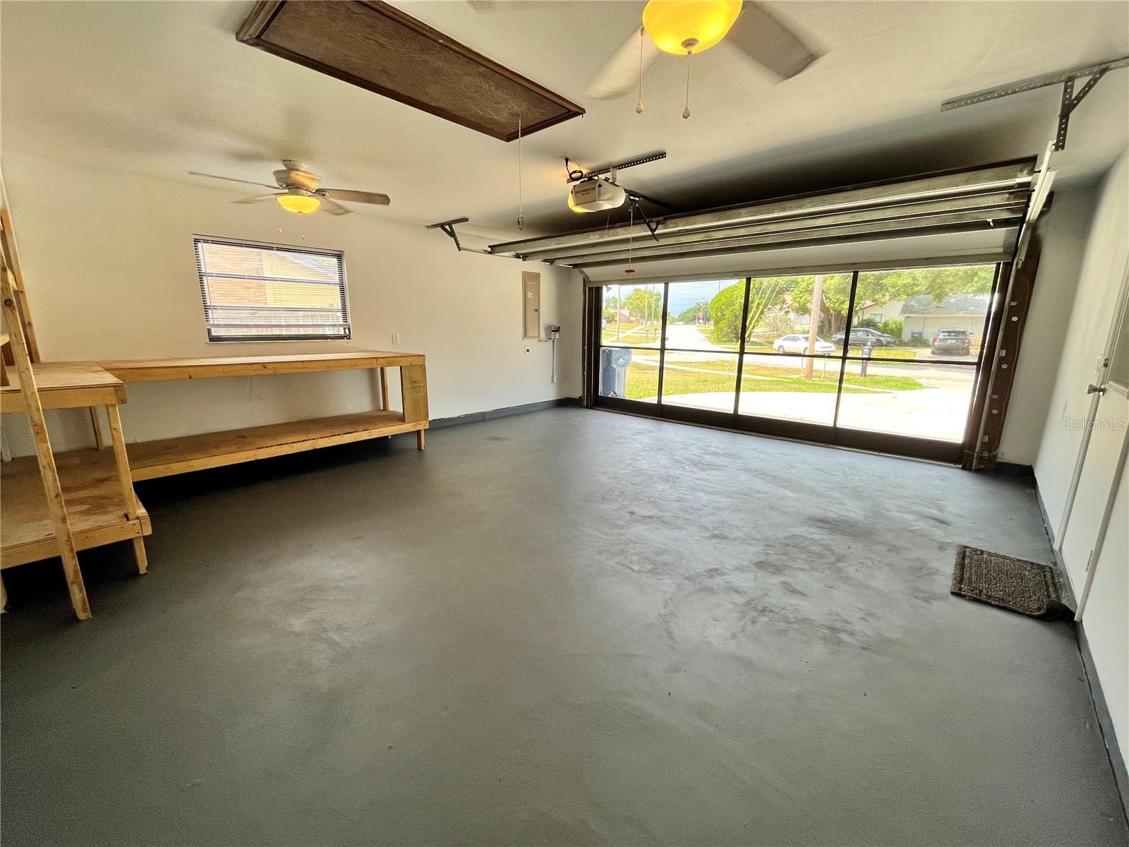 BREEZEWOOD PARK UNIT 06 - Residential Lease