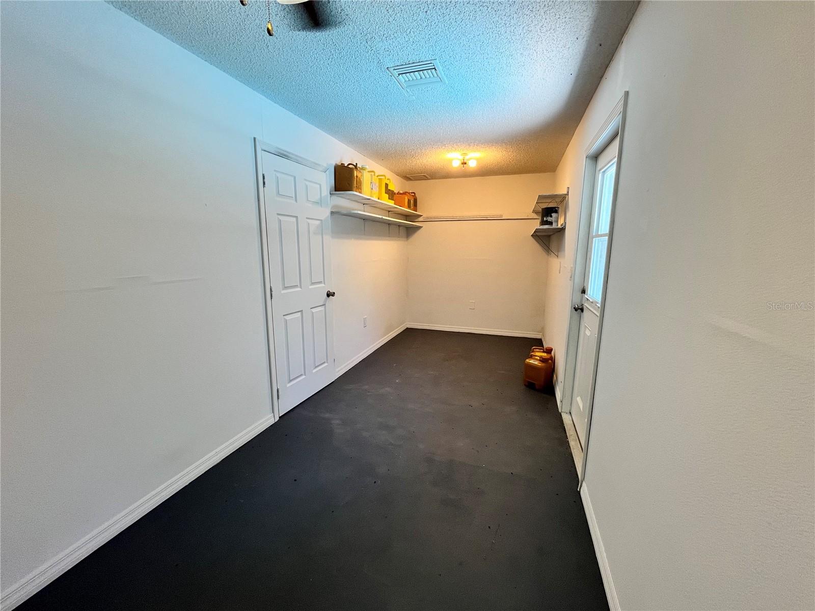 BREEZEWOOD PARK UNIT 06 - Residential Lease