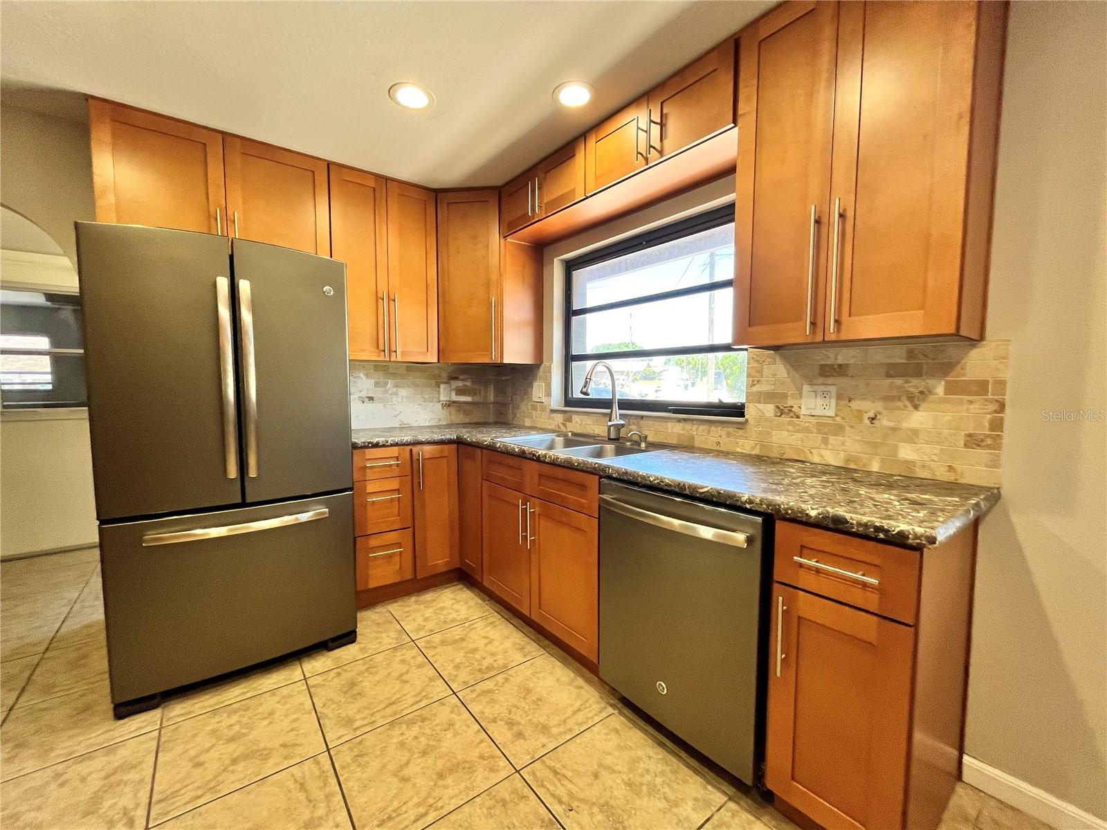 BREEZEWOOD PARK UNIT 06 - Residential Lease