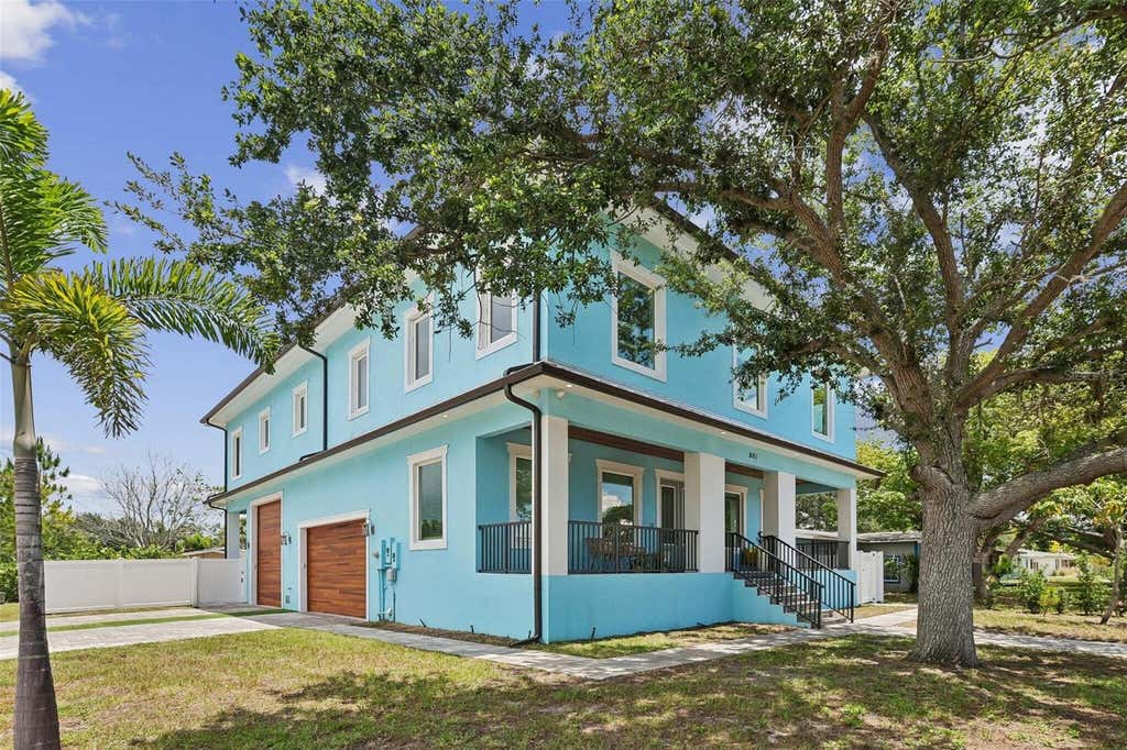 Photo of 501 40th Avenue NE, St Petersburg, FL 33703 (MLS # O6414691)