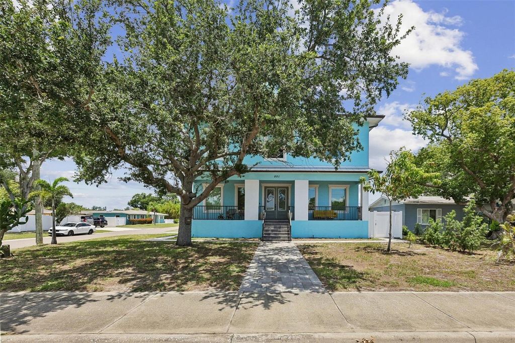 Photo of 501 40th Avenue NE, St Petersburg, FL 33703 (MLS # O6414691)
