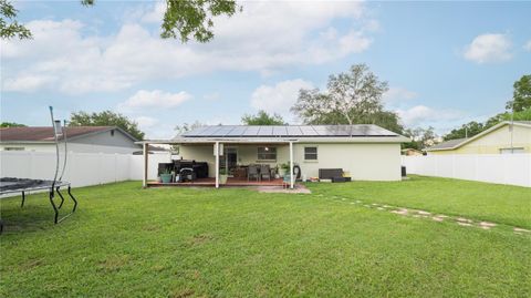 A home in WINTER HAVEN