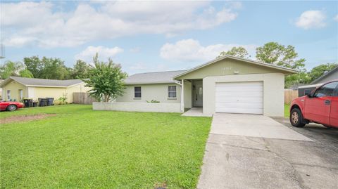 A home in WINTER HAVEN