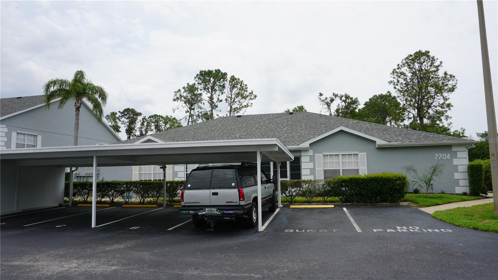 HILLSIDE CONDO - SUPERB ONE STORY VILLA, 2 BEDROOM, FULLY FURNISHED, 2 BATH, CARPORT, SPLIT BEDROOM PLAN, EXTENSIVE CERAMIC TILE, UPDATED KITCHEN AND APPLIANCES WITH GRANITE COUNTERS, ENJOY POOL AND RECREATION, CLOSE TO MEDICAL, SHOPPING AND ALL CONVENIENCES. INCLUDES WATER/SEWER, CABLE TV, INTERNET, TRASH AND RECREATION. 55+ COMMUNITY.