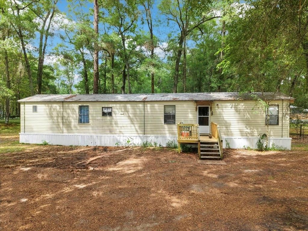 Photo of 901 NE 11th Avenue, Trenton, FL 32693 (MLS # GC540259)