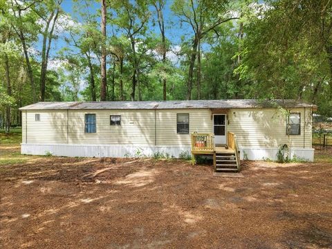 Property photo of 901 Ne 11th Avenue, Trenton, FL 32693