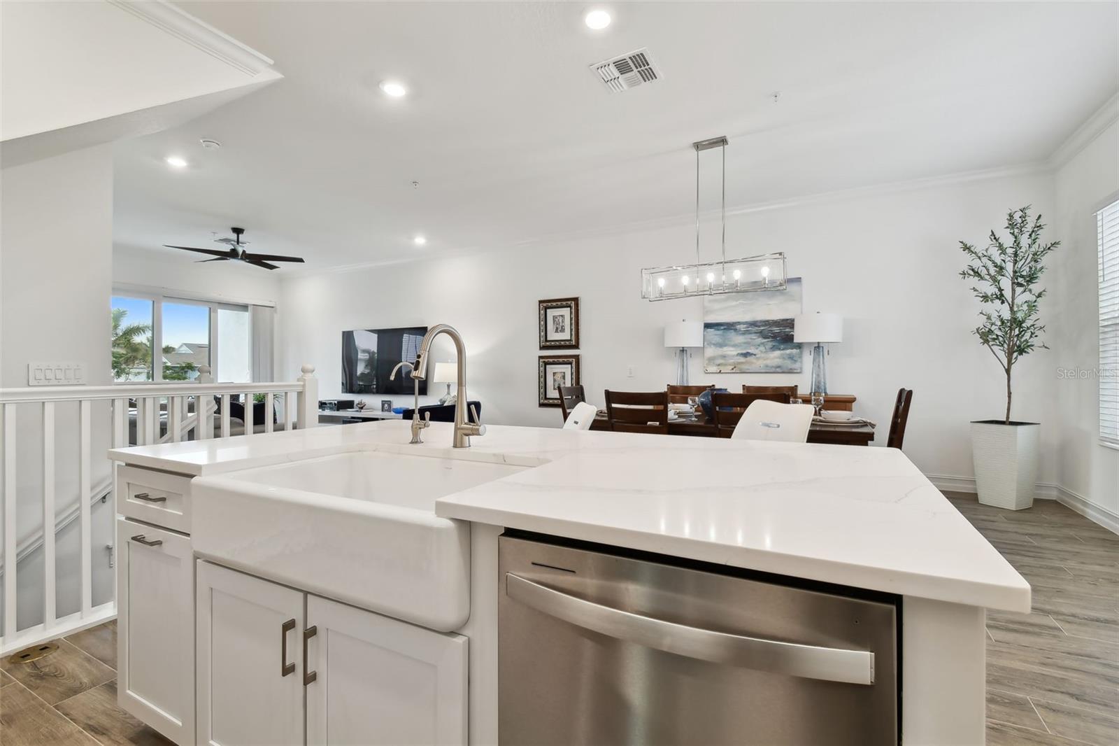 SOUTHSHORE YACHT CLUB TOWNHOMES - Residential