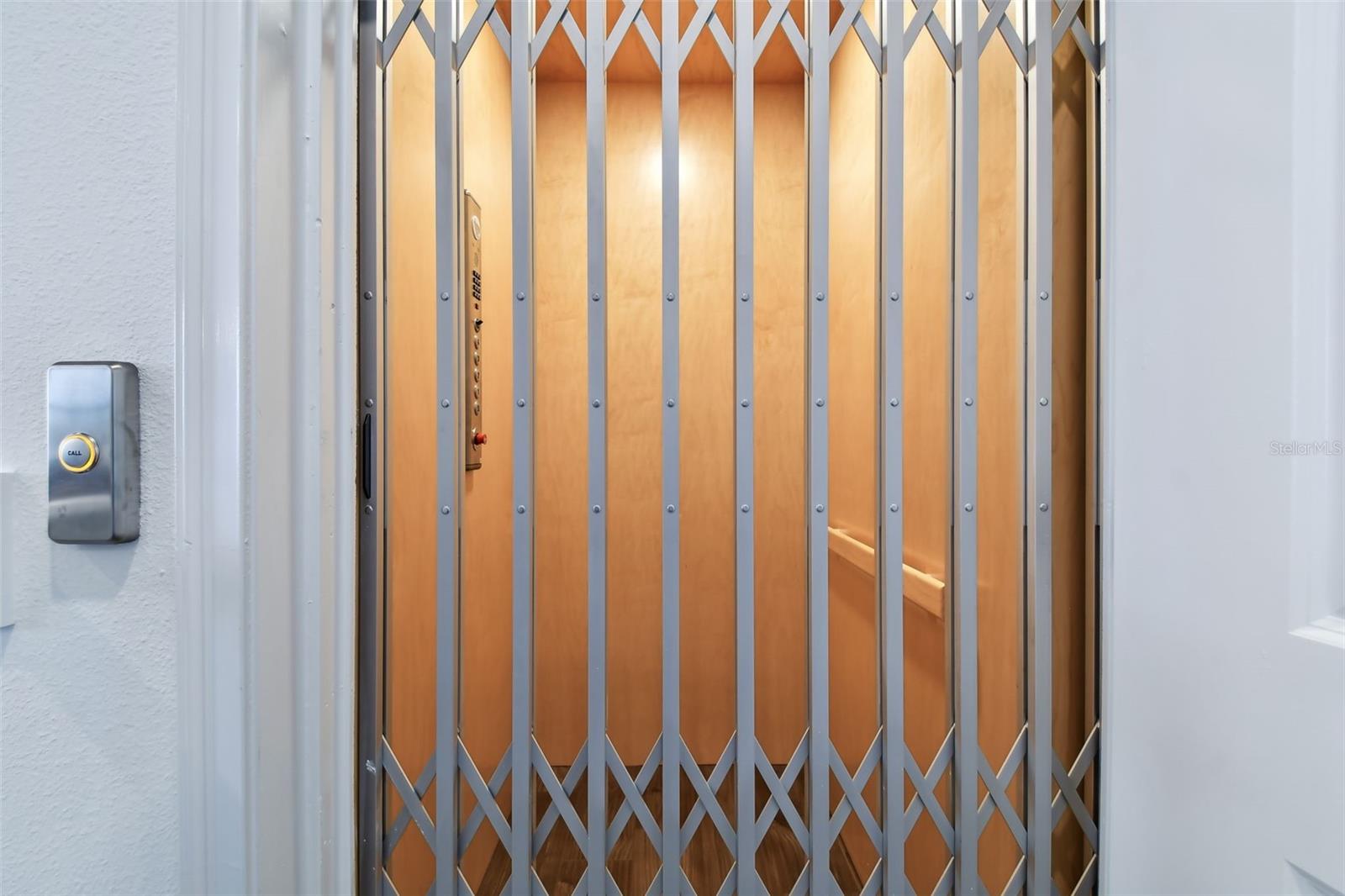 SOUTHSHORE YACHT CLUB TOWNHOMES - Residential