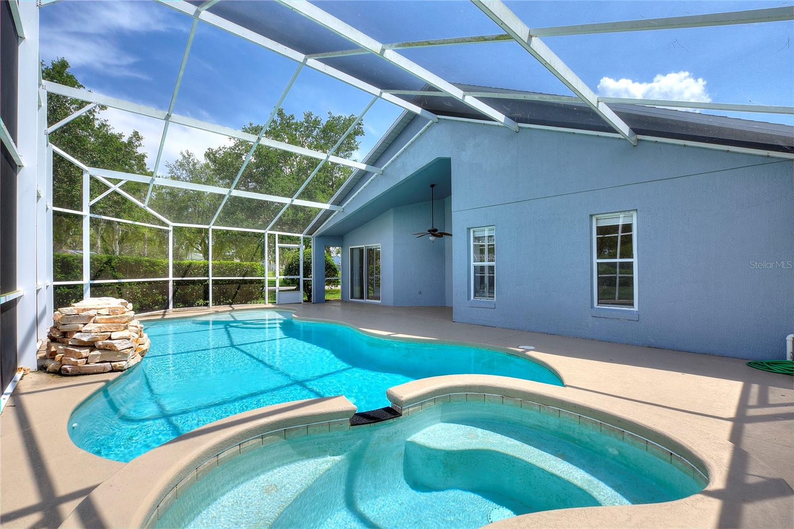 HEMINGWAY PLACE PH 01 REP - Residential Lease
