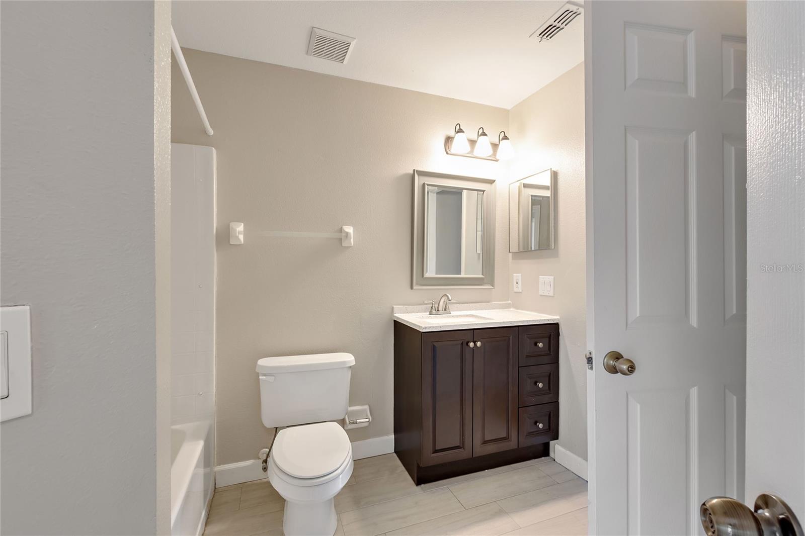 HEMINGWAY PLACE PH 01 REP - Residential Lease