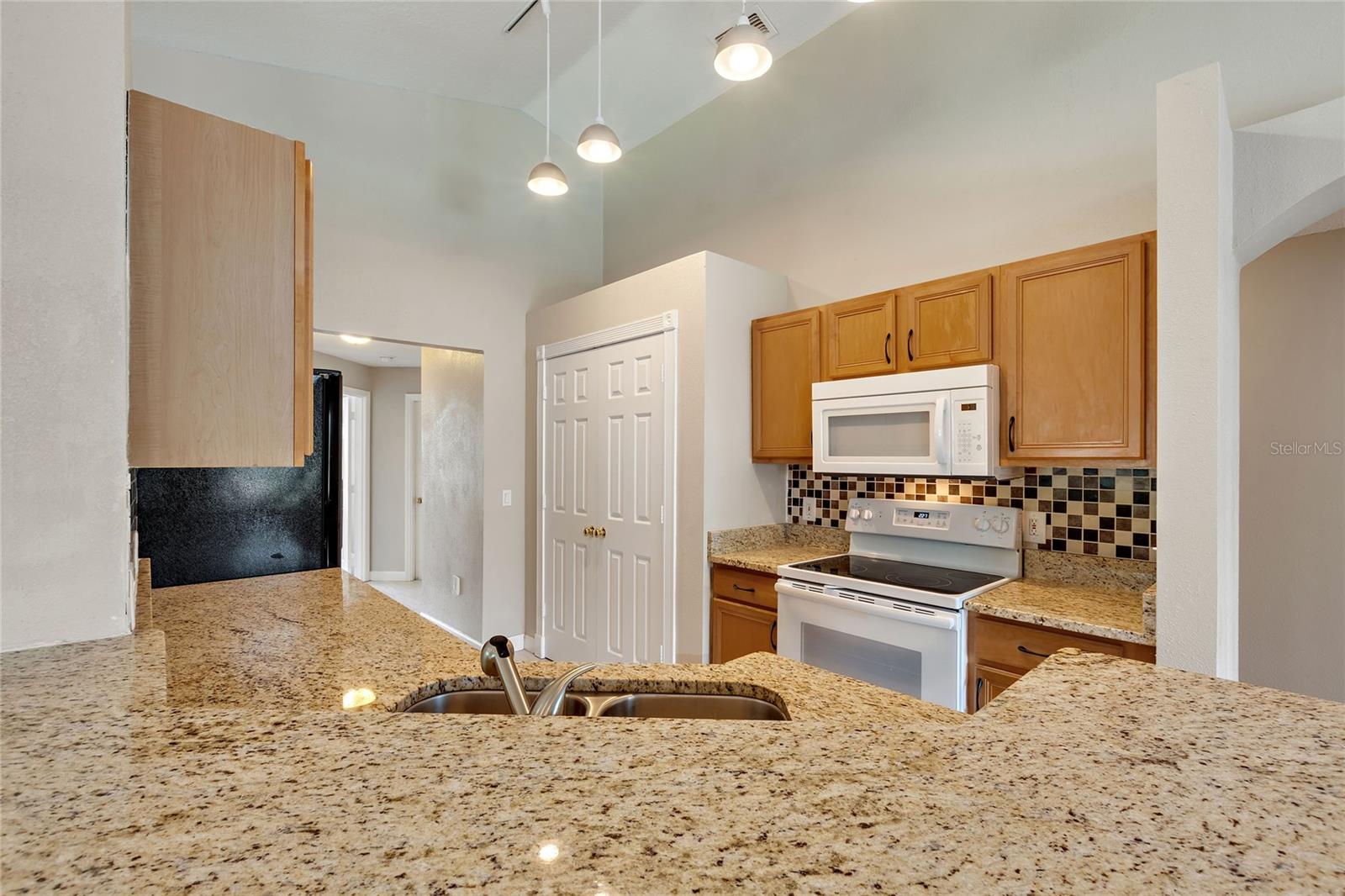 HEMINGWAY PLACE PH 01 REP - Residential Lease