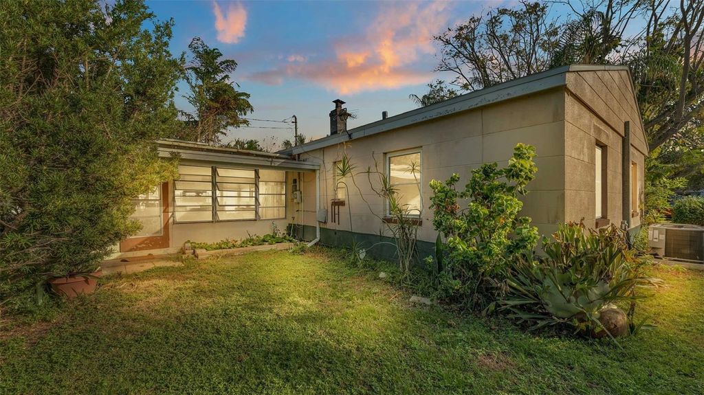Photo of 6077 8th Avenue N, St Petersburg, FL 33710 (MLS # L4956284)