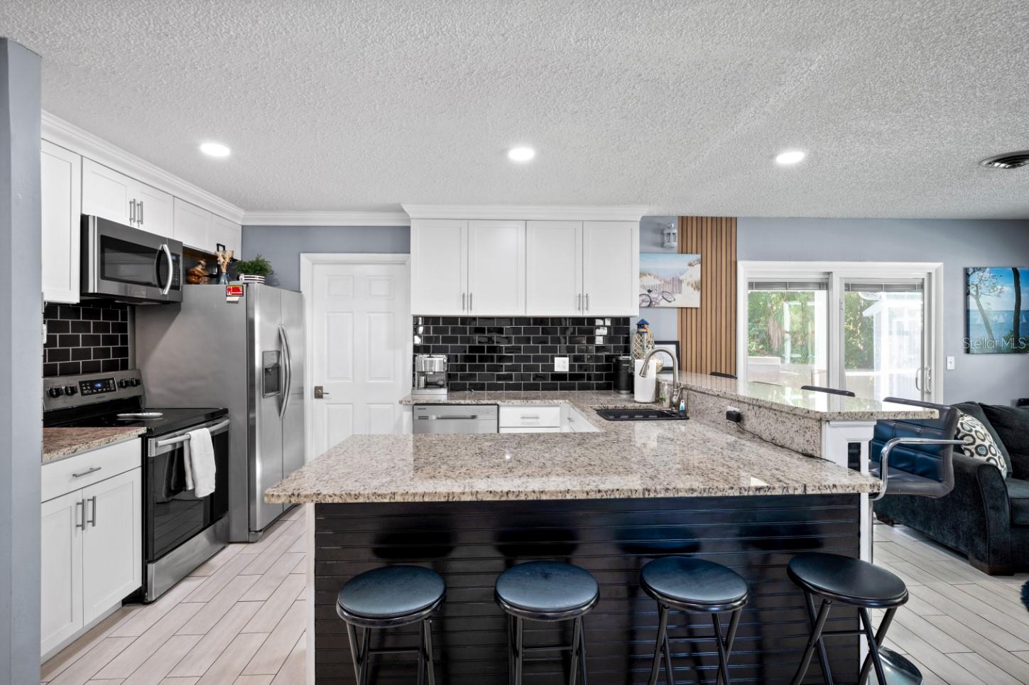 SOUTH VENICE - Residential