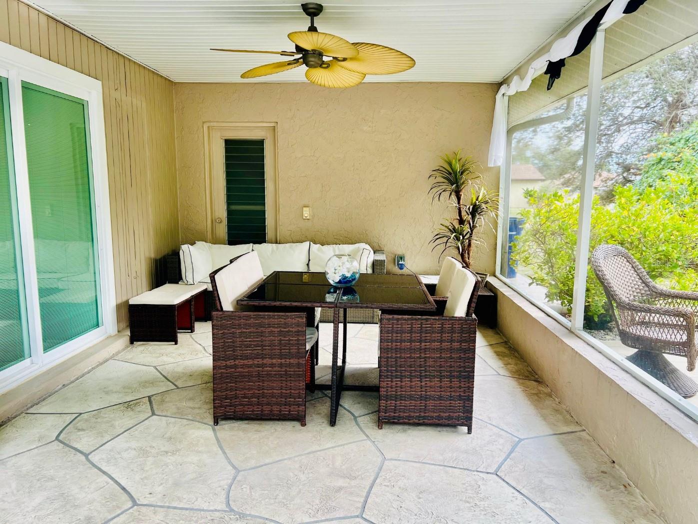 SOUTH VENICE - Residential