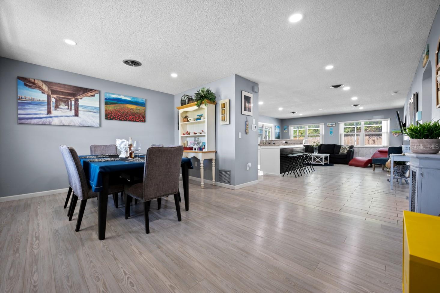 SOUTH VENICE - Residential