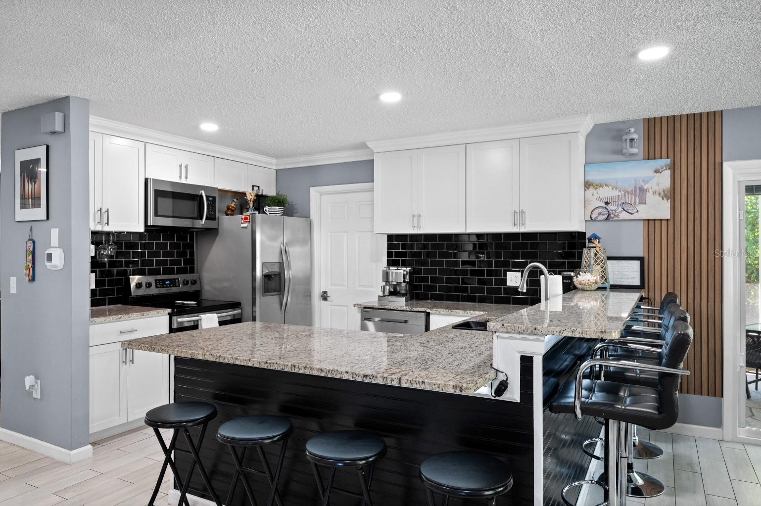 SOUTH VENICE - Residential