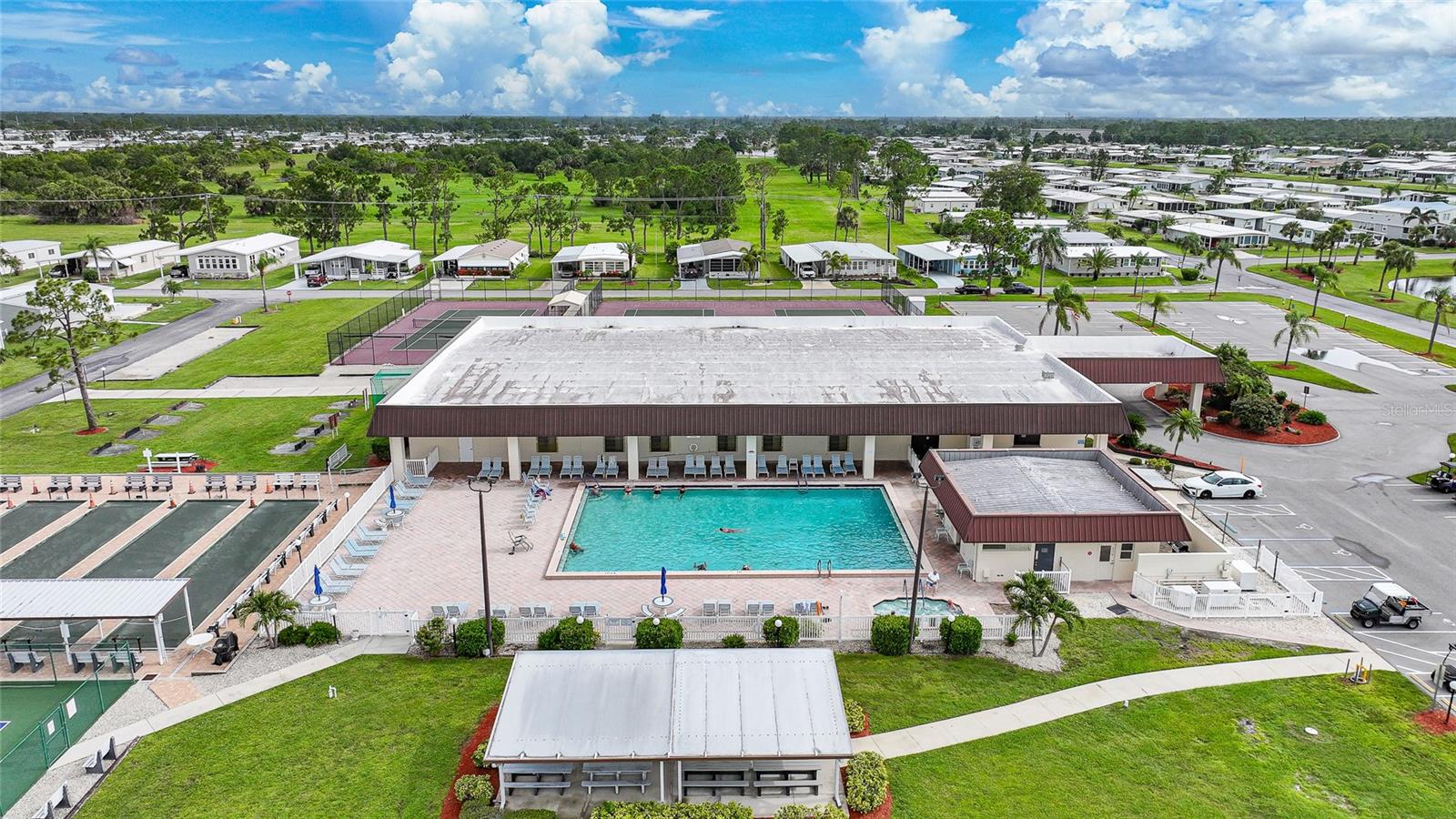 LA CASA MHP CO-OP - Residential