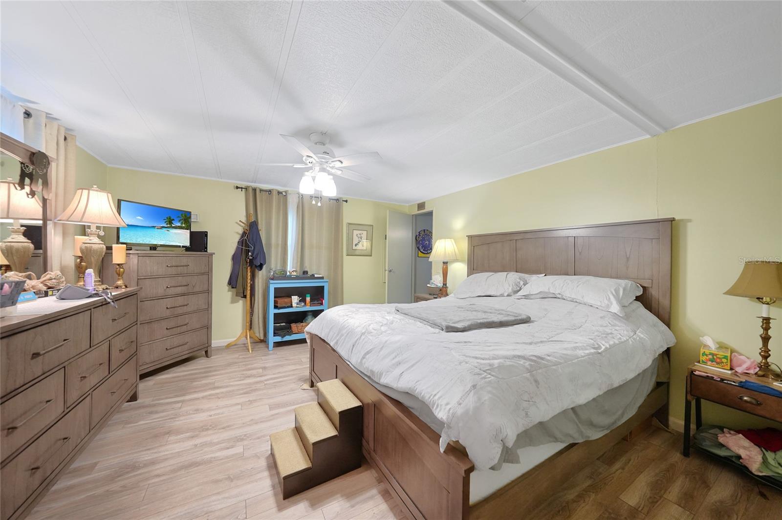 LA CASA MHP CO-OP - Residential