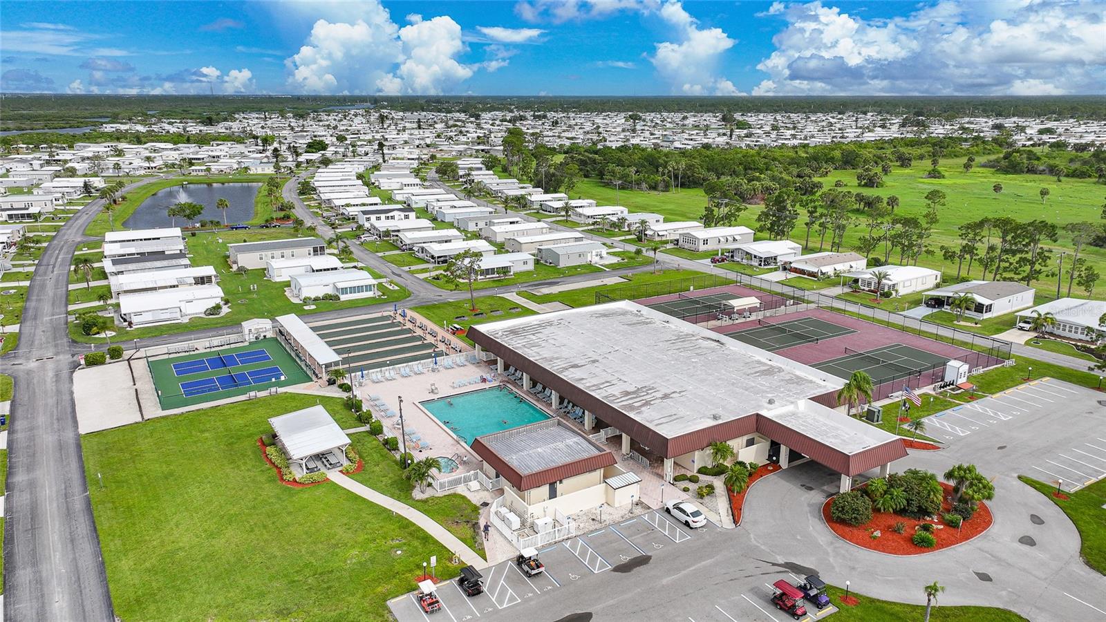 LA CASA MHP CO-OP - Residential