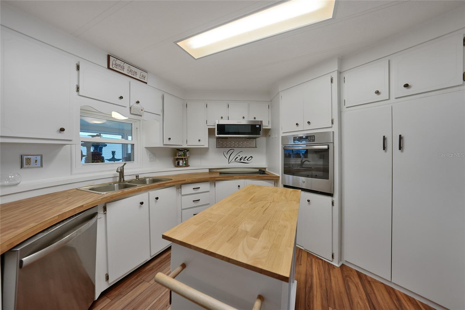 LA CASA MHP CO-OP - Residential