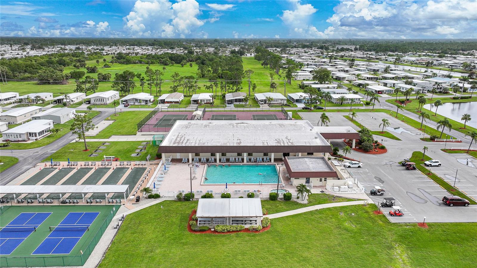 LA CASA MHP CO-OP - Residential