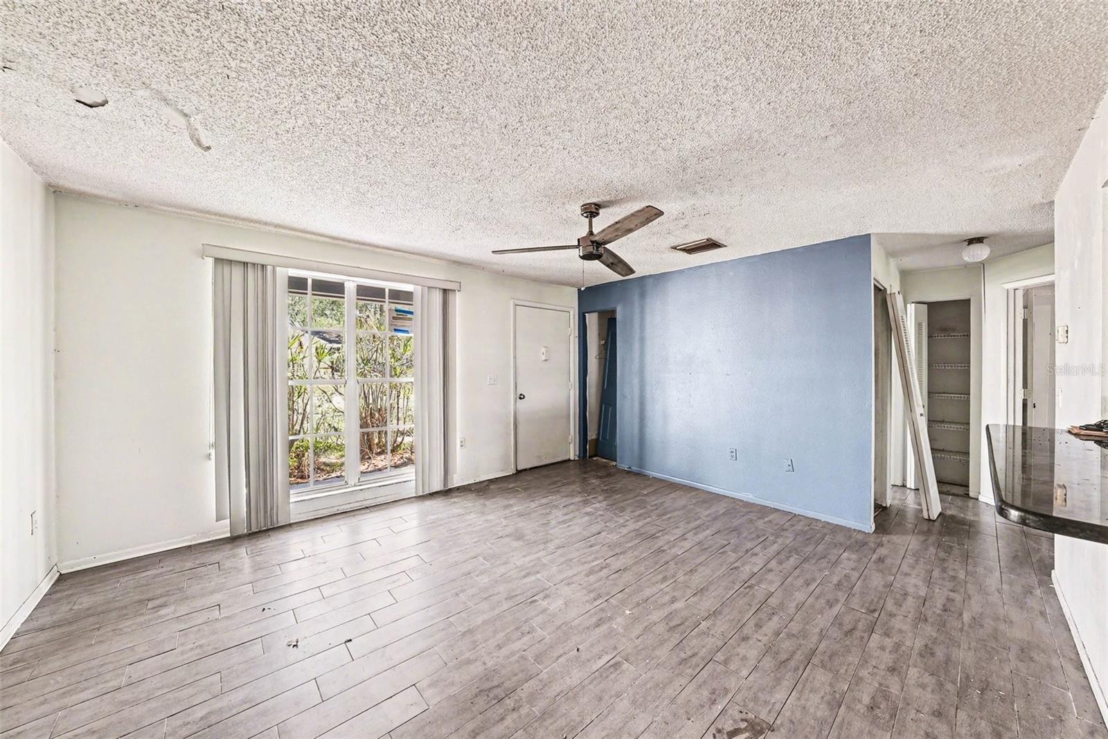 SEVEN SPGS HOMES - Residential