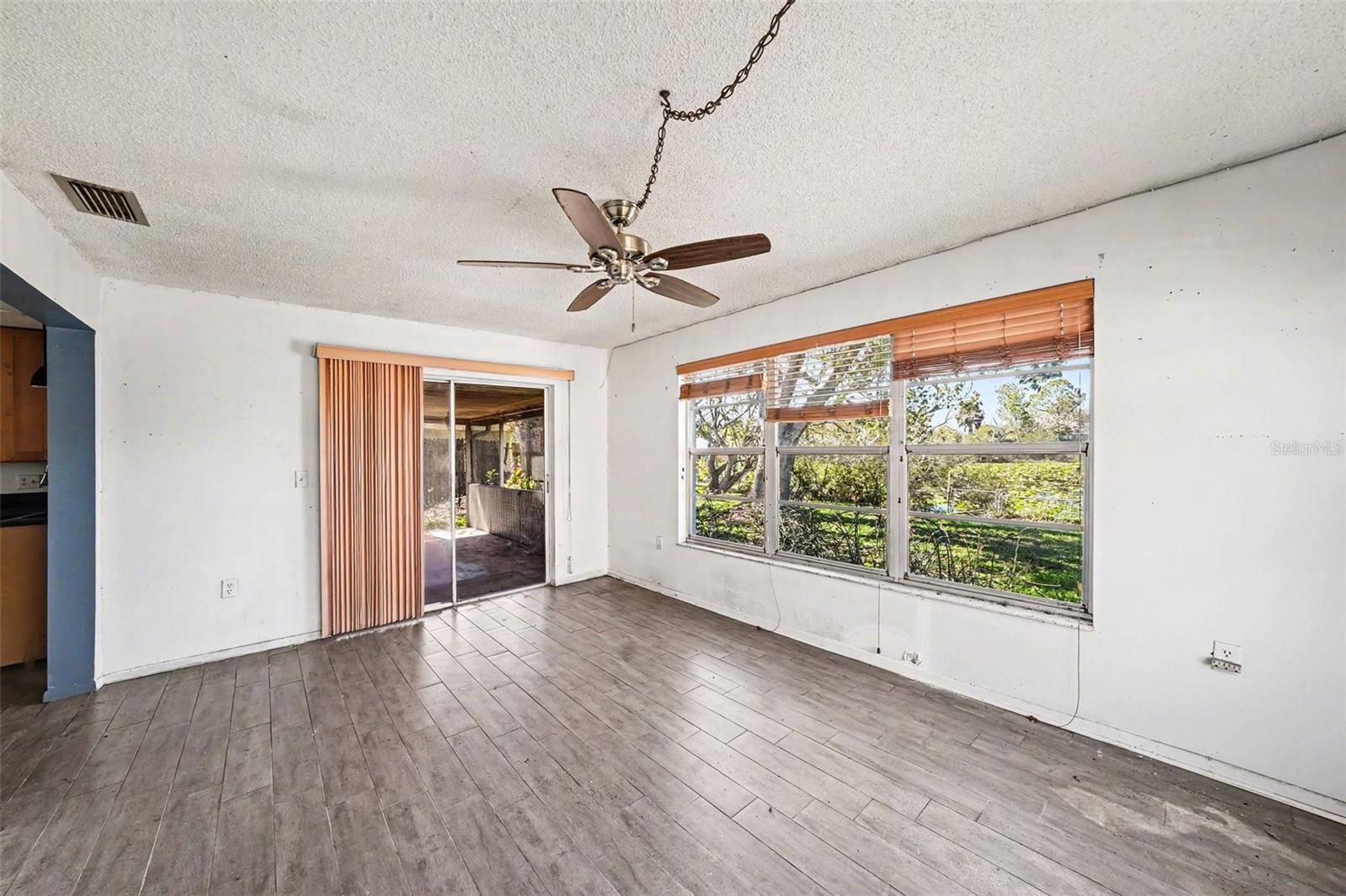 SEVEN SPGS HOMES - Residential