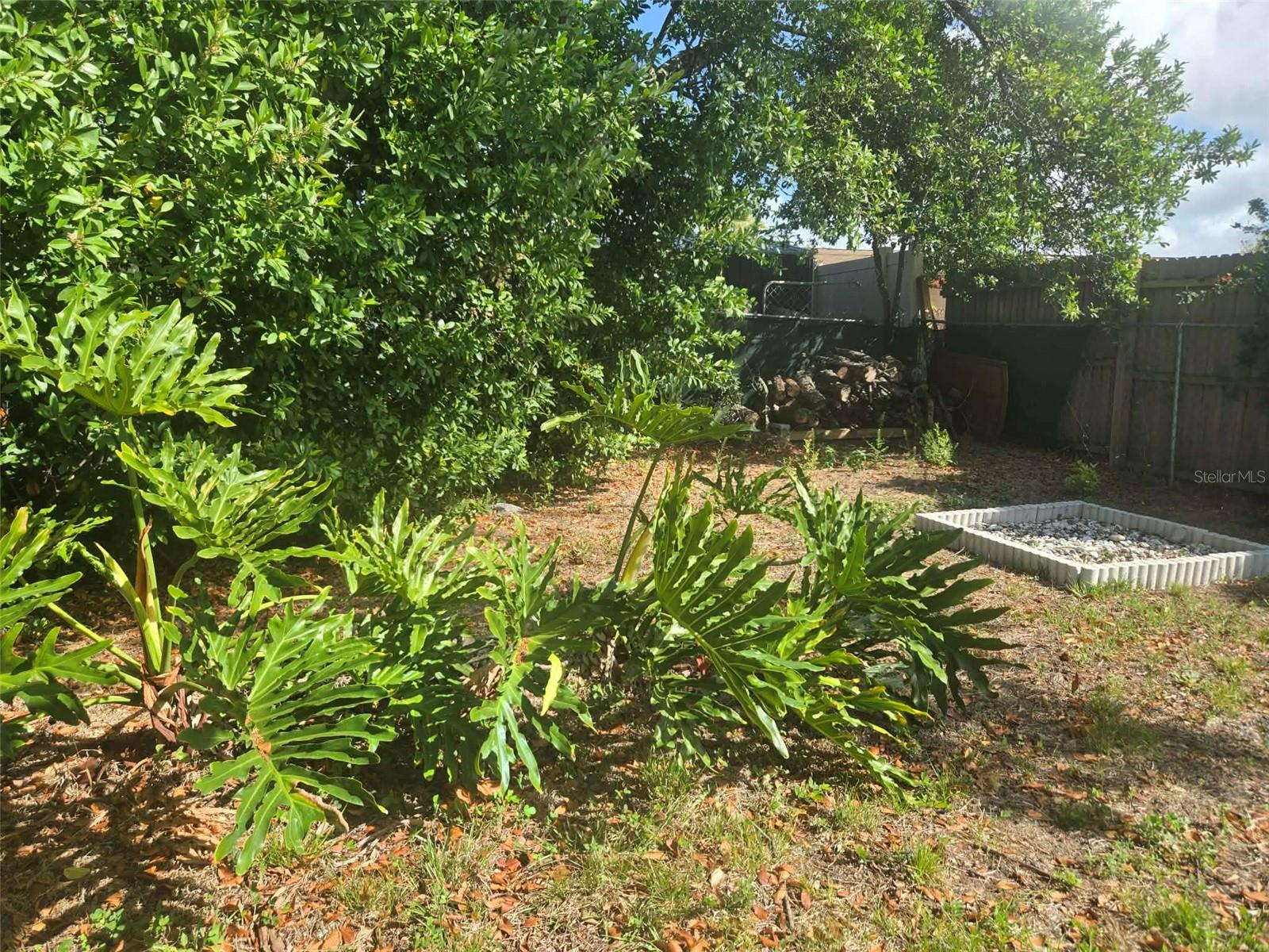 LA VILLA GARDENS - Residential