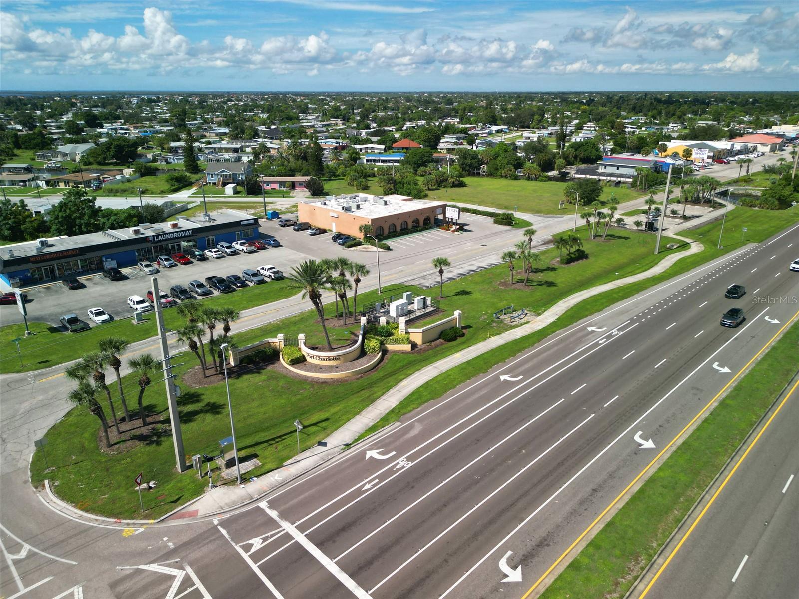 3883 TAMIAMI TRAIL