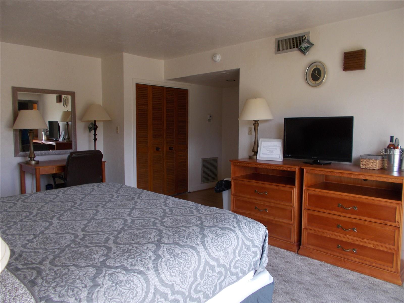 GRENELEFE CAMELOT CONDO UNIT 04 PH 01 - Residential