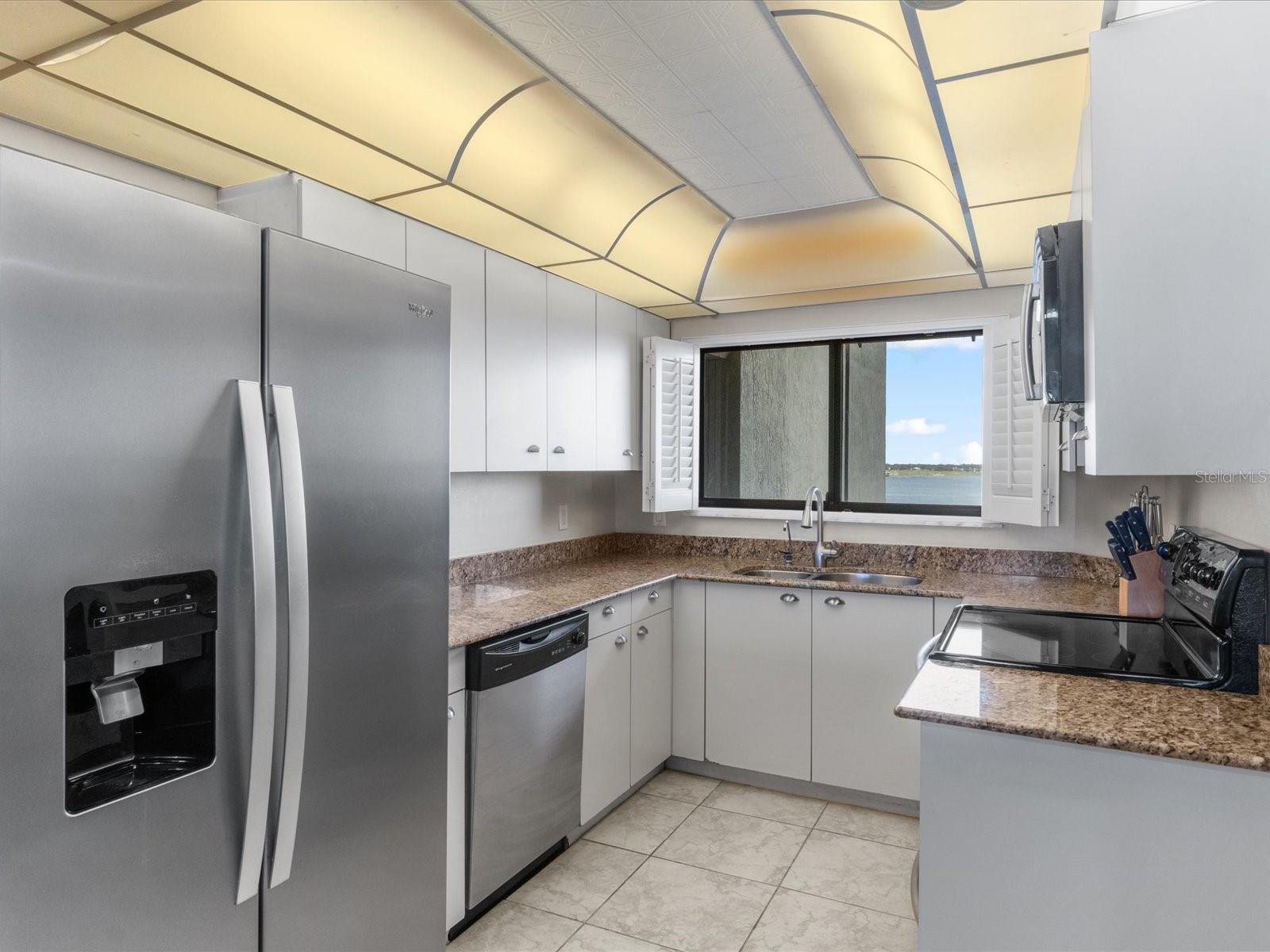 LIGHTHOUSE TOWERS CONDO - Residential